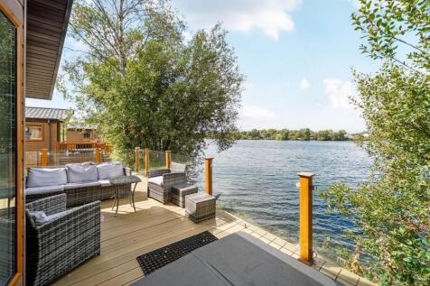 2nd view LAKE VIEW FROM DECKING.JPG