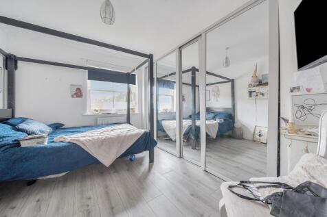 SECOND DOUBLE BEDROOM.jpg