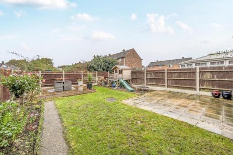 REAR GARDEN.jpg