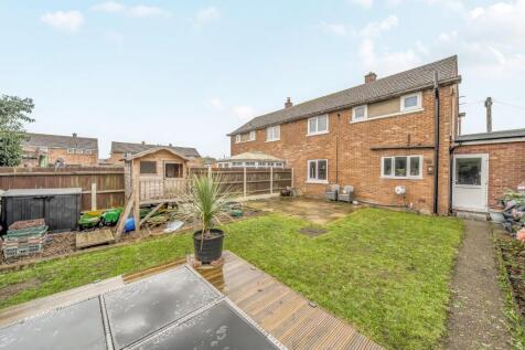REAR OF THE PROPERTY.jpg
