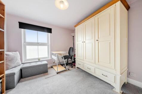 SECOND DOUBLE BEDROOM.jpg