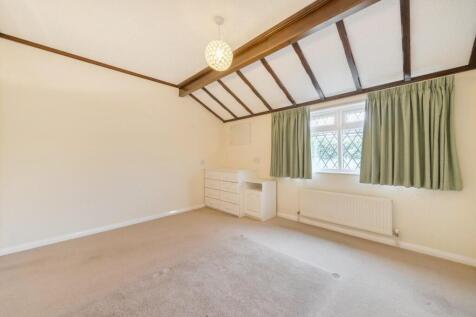 2nd view MASTER BEDROOM.jpg