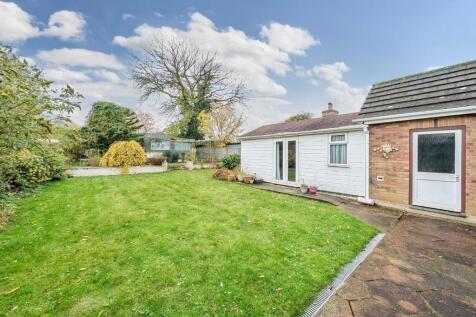 SE facing REAR GARDEN.jpg