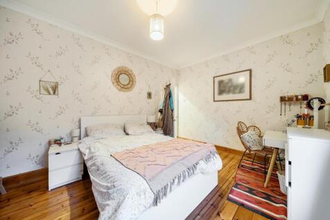 2nd view MASTER BEDROOM.jpg