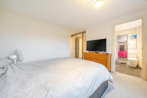 2nd view MASTER BEDROOM.jpg