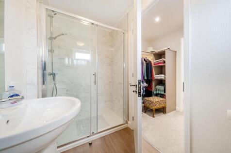 EN-SUITE.JPG