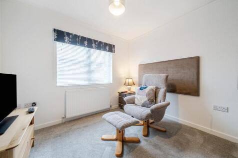 2nd DOUBLE BEDROOM with triple wardrobe.JPG