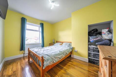 Bed 2 1.jpg