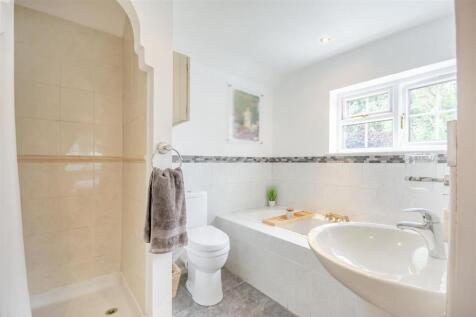 En Suite Bathroom