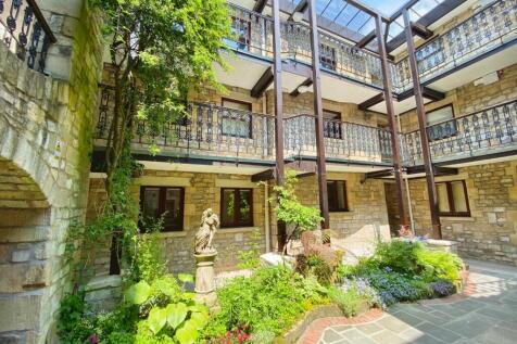 Caxton Court