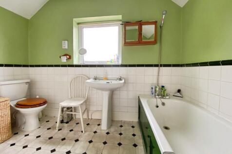 First Floor Bathroom