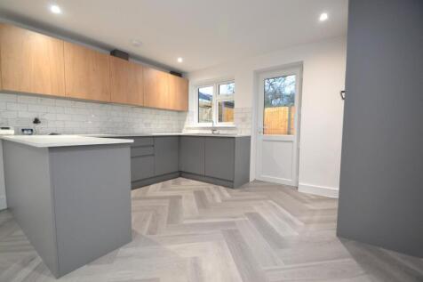Kitchen a.JPG