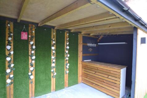 Garden Bar.JPG