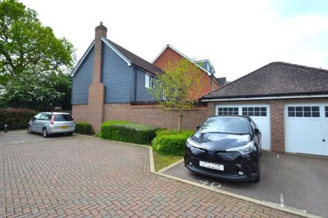 Driveway and garage.JPG