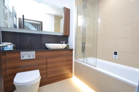 Bathroom.JPG
