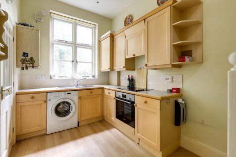 Kitchen b.jpg