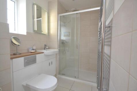Ensuite.JPG