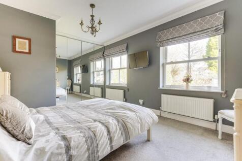 Bedroom 1 a.jpg