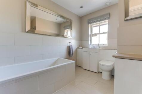 Bathroom a.jpg