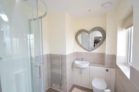 Master En-Suite.JPG
