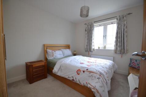 Bedroom 2 a.JPG