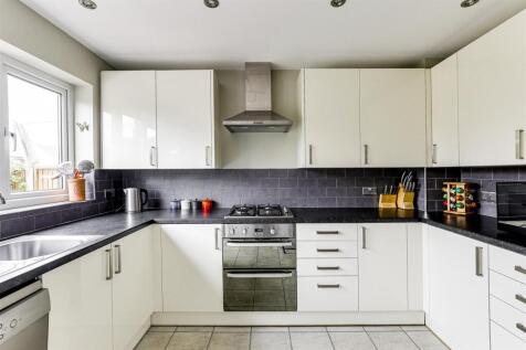 Kitchen b.JPG