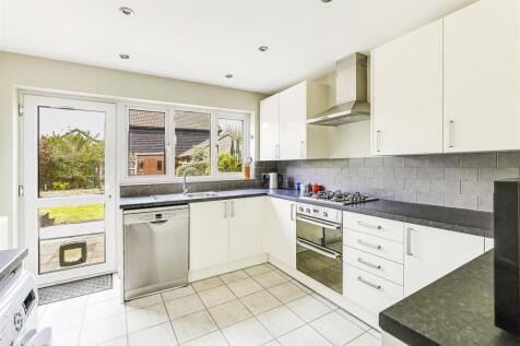 Kitchen a.JPG