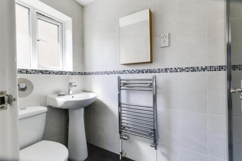 Ensuite.JPG