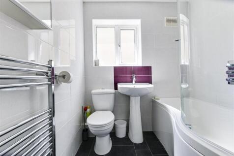 Bathroom.JPG