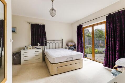 Bed 1.JPG