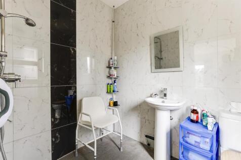 Wet Room.JPG