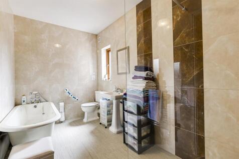 Bathroom.JPG