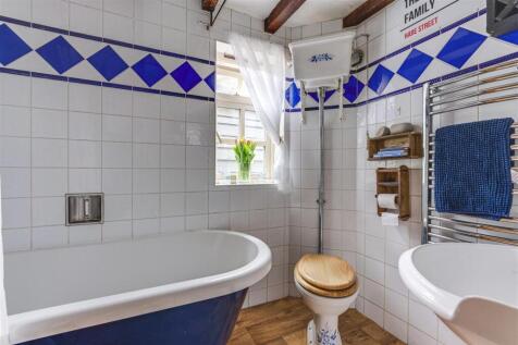Bathroom.jpg