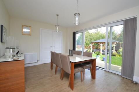 Dining Area.JPG
