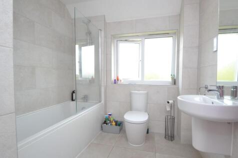 Family Bathroom.JPG