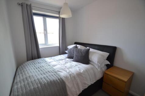bedroom 2.JPG