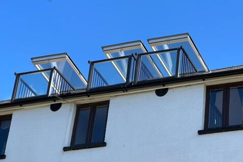 Roof balconies