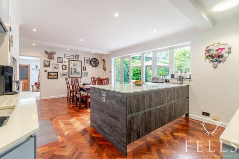 Kitchen / dining room