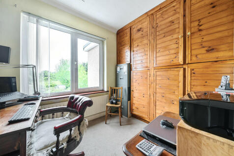 bedroom4