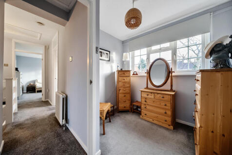 bedroom4