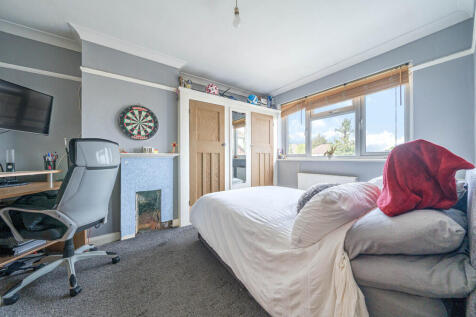 bedroom4