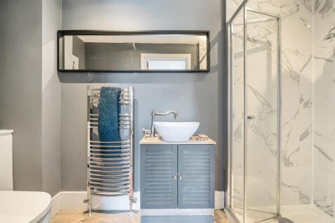 bed 1 - ensuite