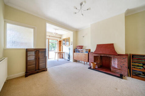 REAR DINING1