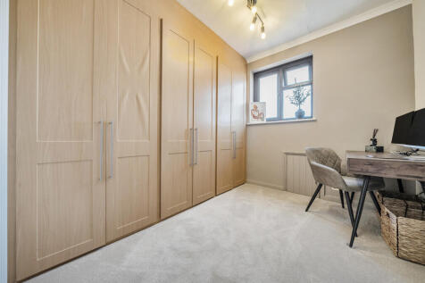 bedroom4