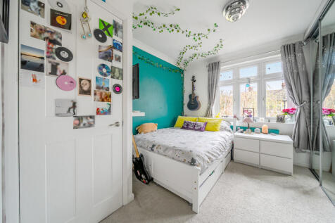 bedroom4