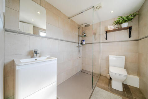 ensuite shower
