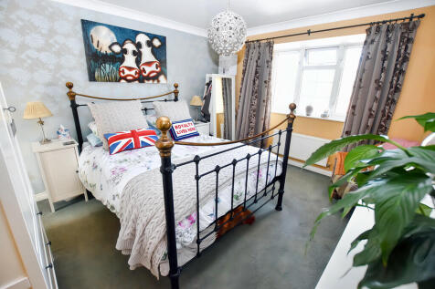 Principal Bedroom...