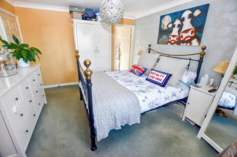 Principal Bedroom...
