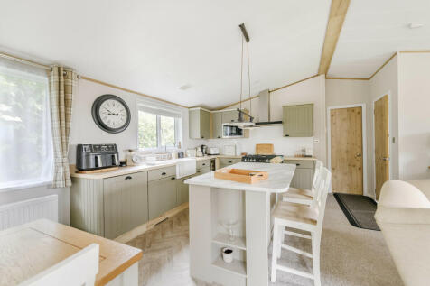Lodge Kitchen Are...
