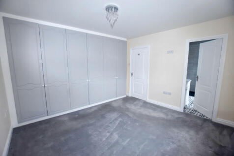Principal Bedroom...